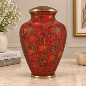 Urne funéraire en métal rouge écarlate avec motif de feuilles d'automne et de fleurs, détails dorés, forme de bulbe, récipient pour cendres commémoratives - Product Image 1