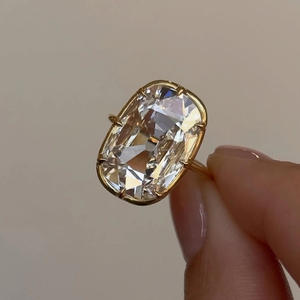 Anillo de compromiso y boda de plata de ley 925 con moissanita de 5 CT de corte cojín alargado, engaste de bisel y chapado en rodio, estilo 'Old Mine' - Product Image 1