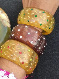 Bracelets en résine Chic Vibe au design tendance, finition lisse, prix d'usine en gros - Product Image 4