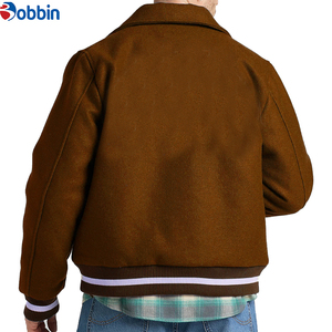 BOBBIN INDUSTRIES. Veste de baseball d'hiver pour homme, style streetwear, veste varsity verte, style street, patch brodé, col rabattu - Product Image 4