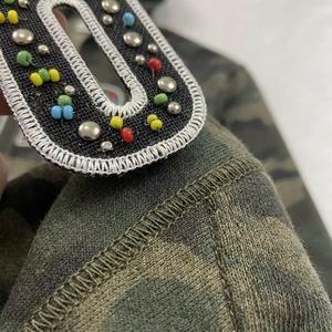 Sudadera con capucha de streetwear personalizada con pedrería para hombre, de felpa francesa, con estampado de diseñador, con cremallera, oversize, de peso pesado, con estampado de camuflaje. - Product Image 3