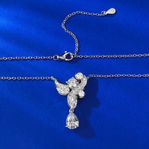 Pendentif en diamant moissanite très demandé pour femmes, bijou raffiné pour un usage quotidien, cadeau tendance disponible au meilleur prix - Product Image 4