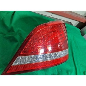 Luz Trasera Derecha Usada Equus 924023N000 - Product Image 2