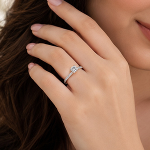 Anillo Solitario de Diamante Real de 0.80 TCW, Corte Redondo con Detalles |   Anillo de Compromiso Elegante, Joyería Fina, Regalo para Mujer - Product Image 3
