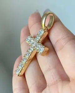 จี้รูปกากบาทประดับเพชรโมอิสซาไนต์แท้ 3 กะรัต ทรงกลม สำหรับทุกเพศ ชุบทองคำขาว 14K บนตัวเรือนเงินแท้ สไตล์ฮิปฮอป ประดับเพชรทิชยา - Product Image 2