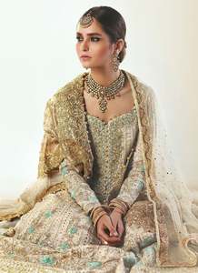 Vestidos de novia Peshwas clásicos hechos a mano en Pakistán, largos hasta el suelo, con cristales, 100% seda, silueta imperio. - Product Image 4