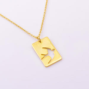 Collier élégant avec pendentif rectangulaire en forme de cheval en or pour hommes et femmes |   Bijoux de mode minimalistes avec breloques animales - Product Image 4