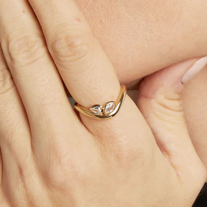 Bague en or massif 14K/18K avec diamants de laboratoire style Chevron, poire et marquise, motif torsadé et bande ondulée – Cadeau élégant - Product Image 1