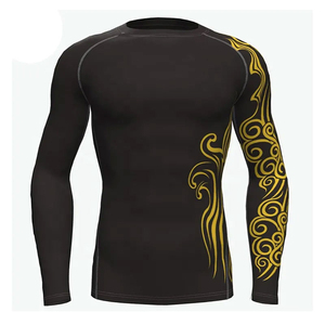 Camiseta de Compresión de Cobertura Total con Estampado Tribal Dorado sobre Negro, de Secado Rápido, para Entrenamiento de BJJ Jiu Jitsu - Product Image 1