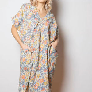 ชุดเดรสผ้าฝ้ายทำมือลายดอกไม้สำหรับผู้หญิง น้ำหนักเบา สไตล์โบฮีเมียน เหมาะสำหรับวันหยุดพักผ่อนริมชายหาดในฤดูร้อน - Product Image 1
