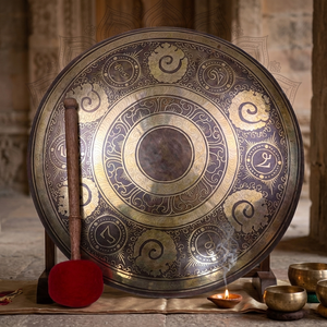 Gong Tibétain Artisanal en Bronze Samyak, Diamètre 65cm, Poids 5kg, Motif Mandala Intricate pour la Méditation et la Guérison Sonore - Product Image 1