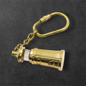 Llavero de Faro de Latón Hecho a Mano, Anillo de Llaves Náutico con Faro, Amuleto Marítimo Vintage, Regalo para Viajeros, Marineros y Amantes del Océano - Product Image 3