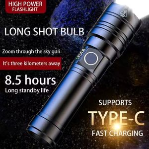 Torcia LED Ricaricabile Portatile per Passeggiate Notturne, Resistente per Attività all'Aperto - Product Image 5