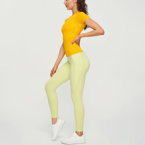 T-shirt en toile côtelée à col rond pour femme, coupe ajustée, haute qualité, design de logo personnalisé, manches courtes, séchage rapide - Product Image 3