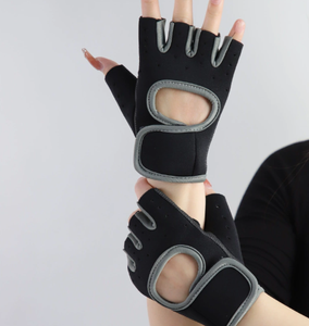 Gants de sport sans doigts, design demi-doigts, fermeture auto-agrippante, unisexe, pour musculation, en polyester - Product Image 1