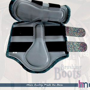 Bottes de brossage pour chevaux en néoprène et similicuir premium, doublure douce en fourrure, pailletées, avec sangles, légères et absorbant les chocs - Product Image 2