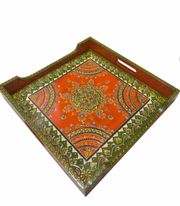Plateau de rangement carré en bois artisanal Nirmala 14x14x2 pouces, design bohème, motif peint à la main rouge et vert, pour intérieur - Product Image 2