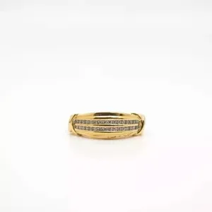 Bague de fiançailles pour femme avec diamant simulé rond de 2 carats, plaqué or jaune 14 carats - Product Image 1