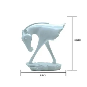 Sculpture élégante artisanale inspirée de l'art minimaliste, sculpture de cheval en céramique blanche, décoration animale moderne, figurine d'art abstrait pour la maison - Product Image 2