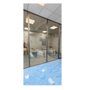 Cloisons en verre et aluminium de haute qualité avec cadre durable et aspect élégant pour les intérieurs modernes, disponibles à la vente - Product Image 2