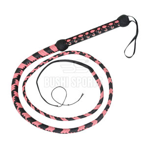 Fouets classiques pour chevaux, durables et performants, avec une poignée confortable et un design équilibré - Product Image 4
