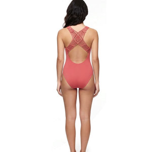 Maillot de bain durable pour femme, idéal pour la natation, les aventures à la plage et les vacances d'été, avec tissu extensible confortable et sensation légère. - Product Image 2