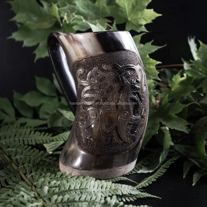 Taza para beber de cuerno de Búfalo con temática medieval hecha a medida tallada a mano por tiendas de suministros de artesanía vikinga para reventa - Product Image 3