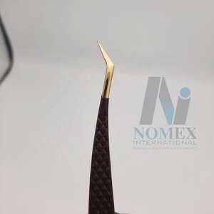 Pince à cils volume de 90 degrés plaqué or avec logo personnalisé en acier inoxydable solide enrobé de chocolat en poudre pour les soins personnels - Product Image 5