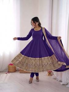 Purple Embroidered Chiffon <b>Shawl</b> With Gold Trim Traditional Ethnic Wear For Women India Pakistan <b>Wedding</b> Engagement - Product Image 3
