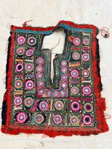 Parches Étnicos Vintage Banjara Multiusos con Bordado a Mano Indio - Product Image 3