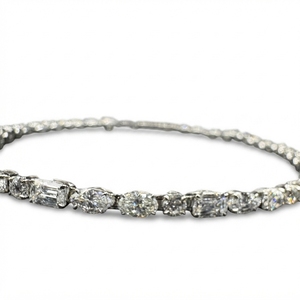 กำไลเทนนิสแพลตตินั่ม PT950 ดีไซน์หรูหรา ประดับเพชร IGI Certified Lab Grown Diamonds น้ำหนัก 4.93 กะรัต เหมาะสำหรับงานฉลองครบรอบ งานเลี้ยงสังสรรค์ หรือสวมใส่ในชีวิตประจำวัน สไตล์เหนือกาลเวลา - Product Image 3