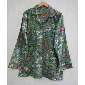 Ensemble de pyjama en coton imprimé à la main pour femmes, vêtements de nuit doux avec tissu respirant et coupe décontractée - Product Image 2