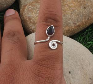 แหวนเงินแท้ 925 ประดับพลอยโกเมนสีแดงทรงเรียบง่าย ทำมือ สไตล์โบฮีเมียน คลาสสิก ประณีต แหวนเดี่ยว รับรองคุณภาพ เหมาะสำหรับงานแต่งงาน - Product Image 2