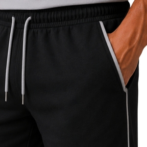 Conjunto de camiseta y pantalones cortos para hombre en gris y negro, cuello redondo, manga corta, top con bolsillo, pantalones cortos cargo con cordón, ropa deportiva informal. - Product Image 5