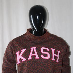 Sweat-shirt à col montant KASH PANTHER 100% ROSE CLAIR avec broderie appliquée, col large, fils fins - Product Image 1