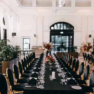 Chaises de salle à manger empilables <span class=keywords><strong>en</strong></span> acier inoxydable moderne <span class=keywords><strong>noir</strong></span> avec revêtement <span class=keywords><strong>en</strong></span> <span class=keywords><strong>tissu</strong></span> PU pour hôtel, villa, salon, usage extérieur, personnalisables - Product Image 3