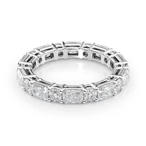 Anillo de Eternidad Elvique con Diamantes Cultivados en Laboratorio, Diseño Radiante Alternante y Punta en U, Certificado IGI - Product Image 1