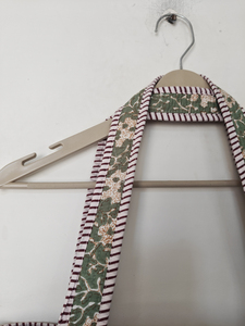 Sac à bandoulière matelassé vert à imprimé floral Shree Balajee pour femme, avec volants mignons, protection pour ordinateur portable - Product Image 6