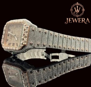 Reloj de Lujo en Acero Inoxidable Plateado con Detalles de Diamantes Mossinate, Diseño Atemporal para Cualquier Conocedor de la Moda, en Oferta - Product Image 3
