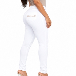 Jeans de Mezclilla Blancos para Mujer, Acabado Blanco Limpio, Diseño Ajustado, Estilo Casual Moderno, Cómodos para Uso Diario, Diseño Clásico con Bolsillos - Product Image 4