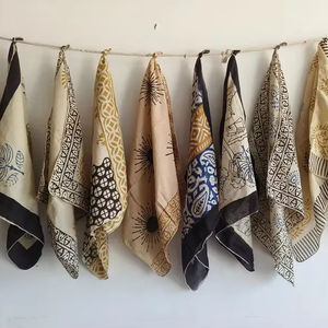 Foulard carré ethnique en coton fait main Naaz Textile, imprimé floral floqué à la main, ensemble cravate et bandeau pour le cou, doux pour la peau, idéal pour l'été - Product Image 1