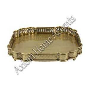 Plateau en laiton fabriqué à la main avec finition brillante parfait pour la fête de Noël servant par Axiom Home Accents - Product Image 5
