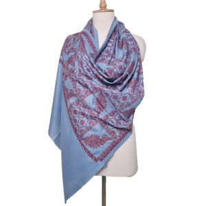 Bufanda/Pashmina de Cachemira 100% Personalizable BENEDETTO, Chal de Lujo para Mujer, Calentador de Cuello Bordado, Tradicional y Elegante - Product Image 1