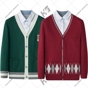 Cardigan scolaire anti-rides personnalisé, pull universitaire brodé en tricot coloré pour sororité et fraternité, position du logo sur le devant - Product Image 1