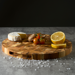 Planche à découper en bois d'acacia (rond, 1,5 cm d'épaisseur) - Planche à pizza avec poignée 100% écologique - Product Image 2