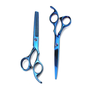 Kit de ciseaux de barbier de qualité supérieure en titane bleu, rasoir de barbier et ciseaux à effiler en acier métallique avec peigne - Product Image 2