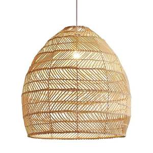Luminaire suspendu en rotin de qualité supérieure avec une structure robuste et un effet d'éclairage ambiant équilibré - Product Image 1