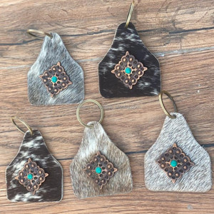 Nuevo Western Stylish Hair on Hide Leather Turquoise Key Fob Venta caliente Llavero de cuero genuino Forma única Llavero de lujo de cuero - Product Image 6
