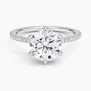 Anillo de Compromiso de Moissanita de 2 Quilates con Corte Redondo, Banda Pavé y Seis Puntas Solitarias - Product Image 3