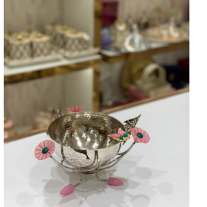 Bol en aluminium martelé avec accent floral, bol de service pour salade, pour mariage et autres événements, prix le plus bas - Product Image 6